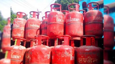 Sad news for common man on first day of year, LPG cylinder price increased