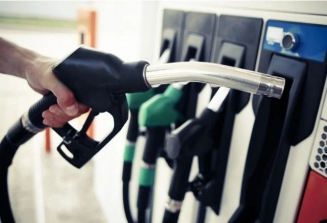 आज भी नहीं बढ़े पेट्रोल-डीजल के भाव, जानिए ताजा कीमतें