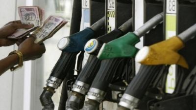 Get your vehicle's tank full today, Petrol and diesel rates decline