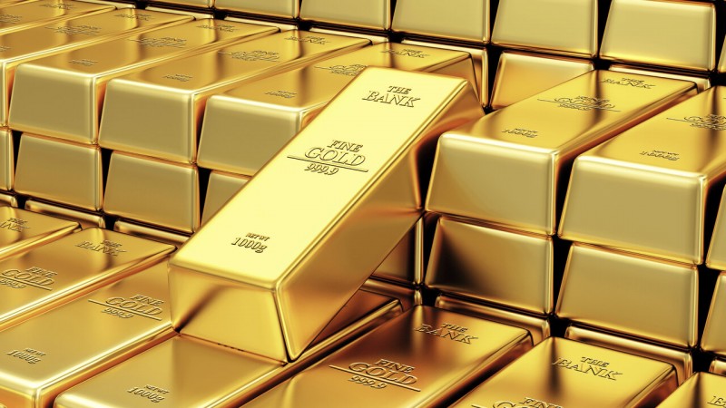 Gold continues to shine, price rises, silver remains behind