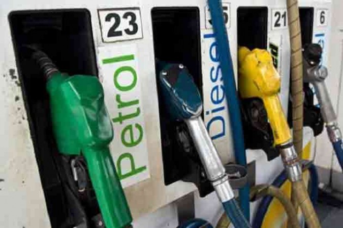 Petrol, Diesel Prices Today: सबसे सस्ता पेट्रोल भरवाये आज, डीजल के दाम में आयी कमी