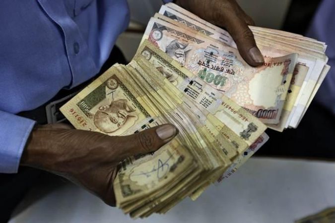 500 और 1000 रुपये के पुराने नोट निर्धारित सीमा से ज्यादा रखने पर लगेगा जुर्माना