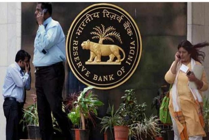 There will be no threat to customers' deposits in any bank: RBI