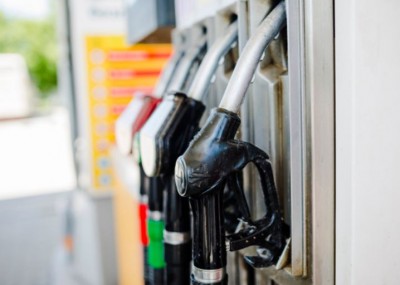 पेट्रोल-डीजल की कीमतों को लेकर आई ख़ुशख़बरी, जानिए आज के रेट