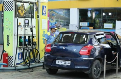 पेट्रोल-डीज़ल की कीमतों में लगातार चौथे दिन इजाफा, आगे 5 रुपए लीटर तक बढ़ सकते हैं भाव