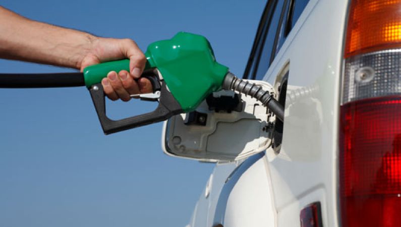 ईंधन के दाम घटाने के लिए टैक्स लगाएगी  सरकार