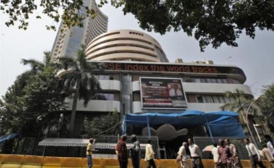 Open market with green mark, Sensex jumps 400 points