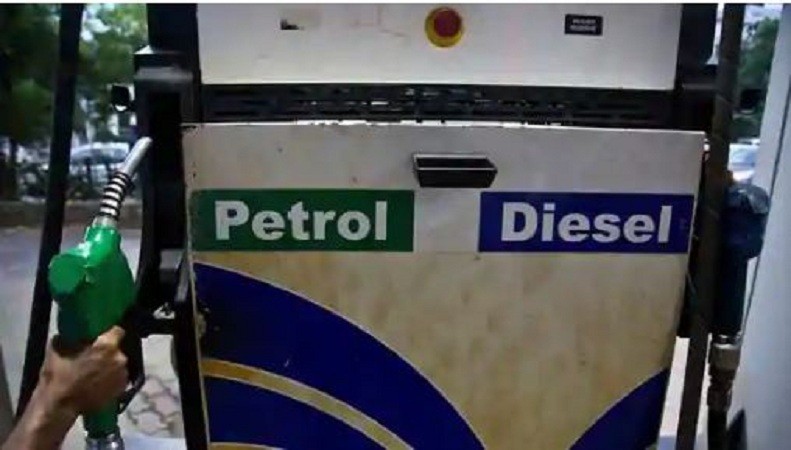 पेट्रोल डीज़ल के भाव आज भी स्थिर, जानिए महानगरों में क्या है कीमतें