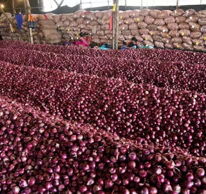 There will be a change in the price of onion, India imported 200 tons of onion from abroad