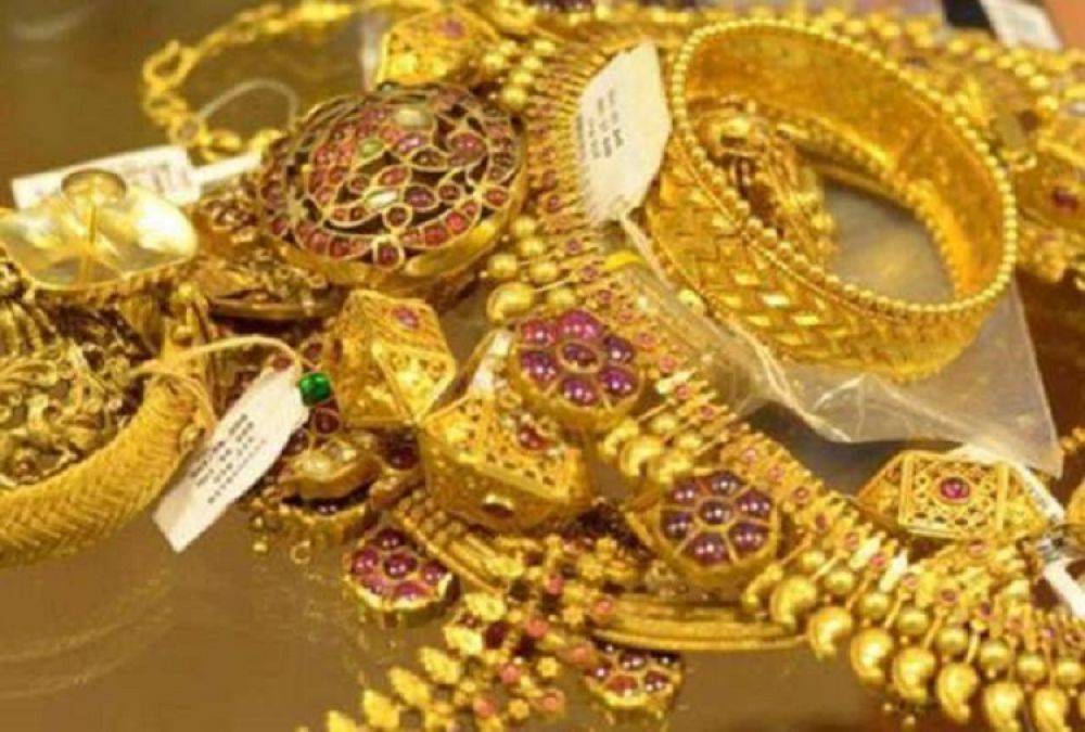 Big fall in prices of gold and silver, know today's rate
