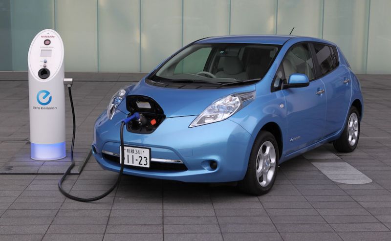2030 में देश में दौड़ेंगी इलेक्ट्रिक कारें