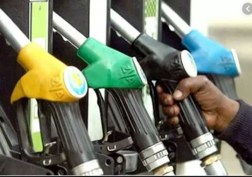 Petrol Diesel Rate Today: हर बार की तरह फिर आया पेट्रोल-डीजल के दाम में परिवर्तन