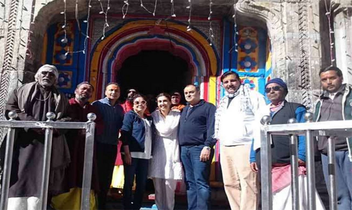 Anil Ambani reaches Badrinath with his family, people welcome him wholeheartedly