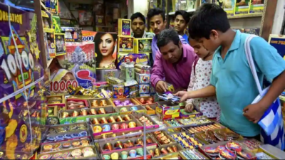 एक हज़ार करोड़ के पटाखे बिकते हैं दिवाली पर, लेकिन ऑनलाइन बिक्री मात्र 4 फीसदी