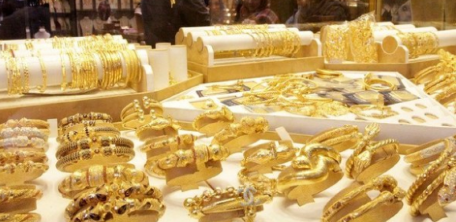 Gold prices plungs, silver also falls