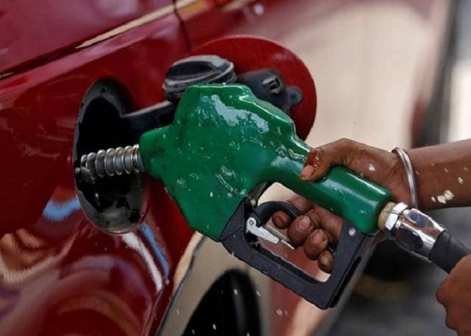 पेट्रोल और डीजल के भाव में हुई बढ़ोतरी, जानें नई कीमत