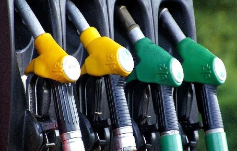 पेट्रोल-डीजल की कीमत में क्या हुआ बदलाव, यहाँ जानें आज के भाव