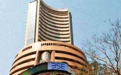 Stock market continues to falls, sensex rolls down to 37800