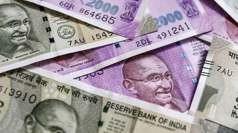 Rupee loses 10 paise against the dollar, closing at 77.60