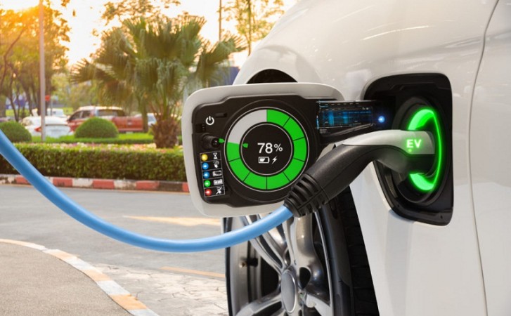 Electric 2W sales increase by 433 pc, registered EV sales surpass USD1 mn in 2022