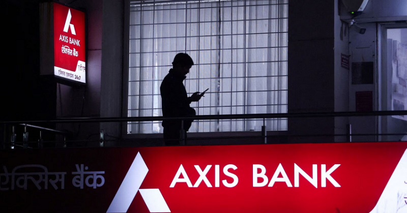 Axis Bank Overtakes ICICI in Credit Card Terminals, Sets New Industry Benchmark