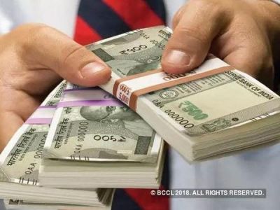 Indian Rupee climbs to 3-week high of 70.84 against US dollar on lower crude price