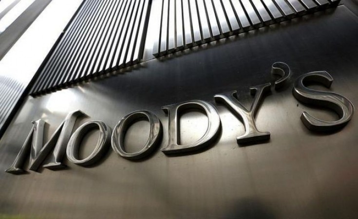 Moody's expresses concerns on higher revenue targets from tax, divestment
