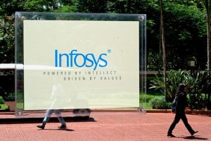 Tension arise between Infosys founder and the company CEO Vishal Sikka