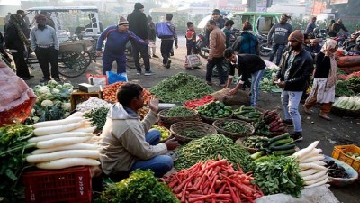 महाराष्ट्र में आसामान छू रहे सब्जियों के भाव, 100 रुपए किलो बैंगन