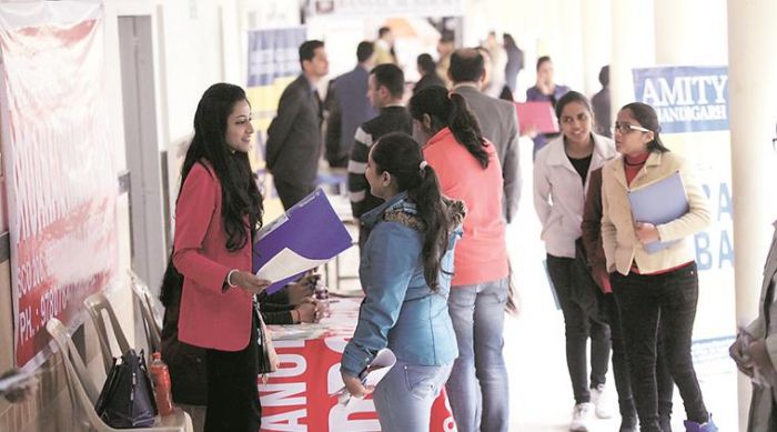 Bad impact of Demonetisation on placements in Leading B-schools, students facing rough roads