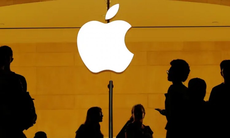 Apple Breaks Records: Becomes First 3 Trillion Dollar Company