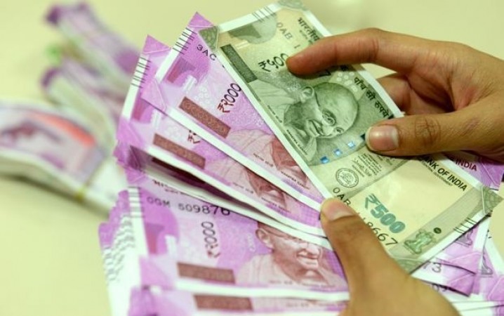 बैंक अकाउंट में सरकार ने भेजें 1100 रुपये!