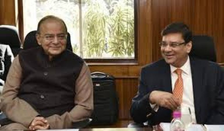 RBI chief Urjit Patel calls on Finance Minister Arun Jaitley before policy review