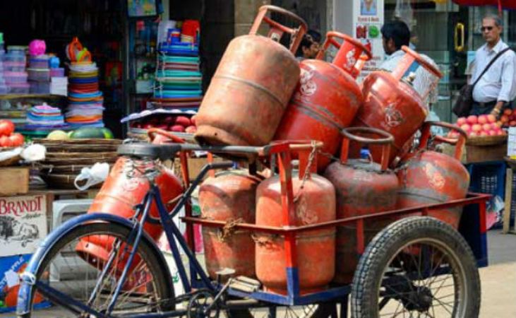 Price of non-subsidised LPG cylinder hiked by Rs. 86