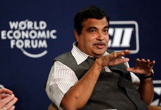Gadkari asks auto industry to adopt Make in India