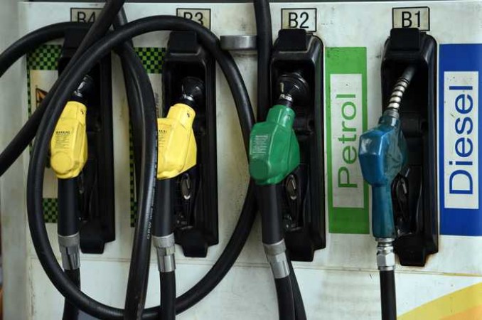 आज फिर भड़की पेट्रोल-डीजल की कीमतें, भारी बढ़ोतरी ने बढ़ाई समस्यां