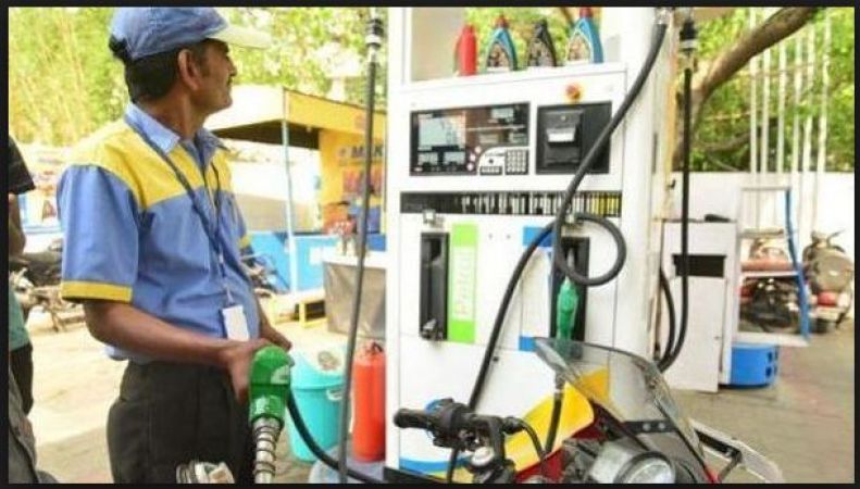 Petrol and diesel prices remain unchanged across the major cities