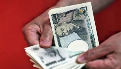 Japanese Yen Plummets to 16-Year Low Against Euro Amidst Bank of Japan's Policy Shift