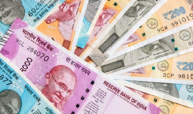 Currency with public rises to new high at Rs.30.88 lakh cr