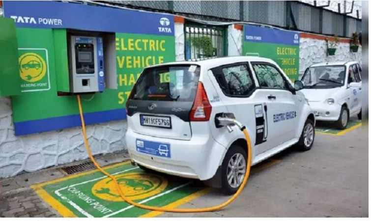 टाटा पावर ने पूरे भारत में 1,000 इलेक्ट्रिक वाहन चार्जिंग स्टेशनों की स्थापना को किया पूरा