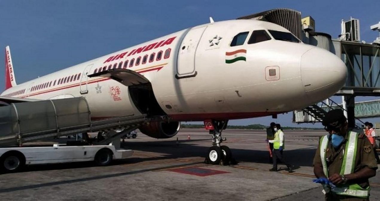एयर इंडिया विनिवेश: केंद्र अगले महीने एयरलाइन के लिए विजयी बोली की करेगा घोषणा