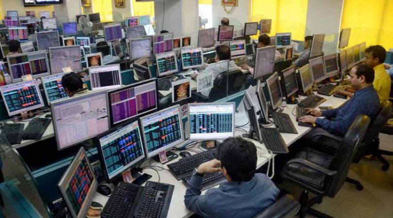 Sensex, Nifty fall down in early trade today