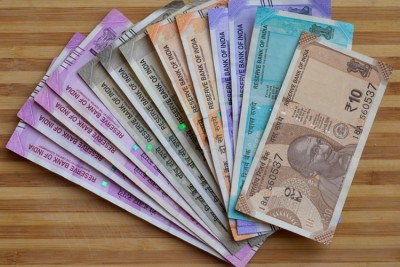 Rupee gains for 5th consecutive session to close at 74.15 per dollar
