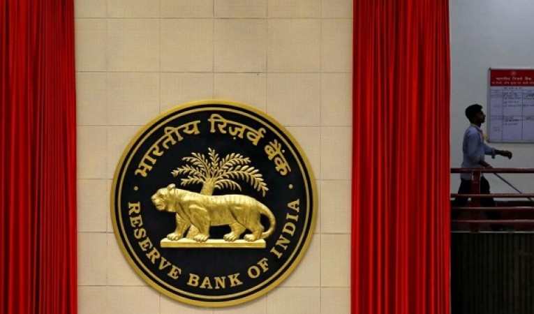 RBI Slaps Rs 10 Lakh fine On HDFC Bank