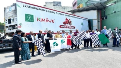 India Sends First-Ever Pomegranates to Australia by Sea