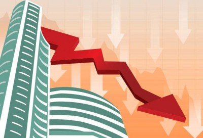 Market Closing: Sensex falls over 190 points; Nifty below 15,850