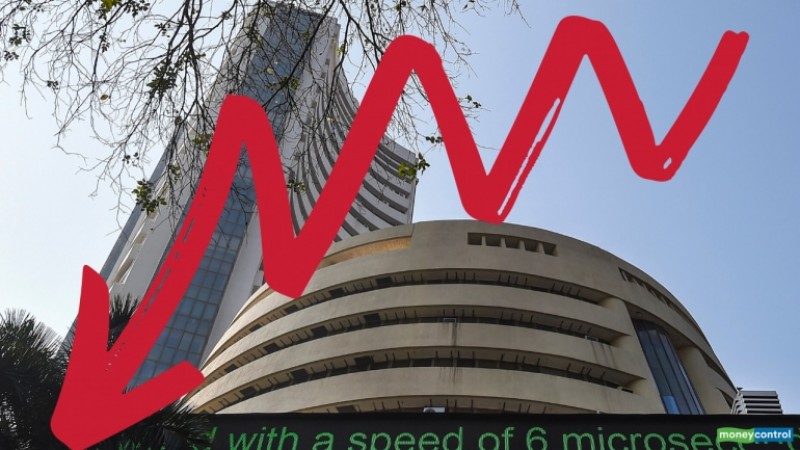 Sensex falls 585 Points, Nifty stood Below 14600, IT stock worst hit