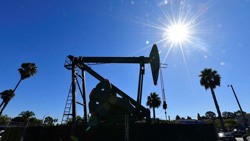 Crude oil prices 'boil' as tensions between Russia and Ukraine rise.