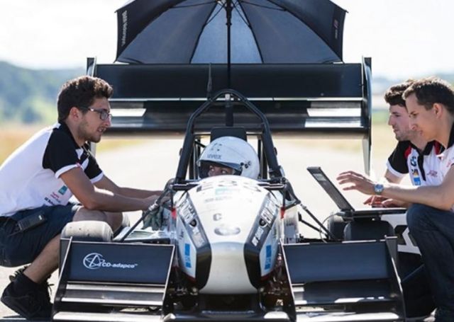 Electric racing car sets world record by taking only 1.513 seconds to reach 100kph