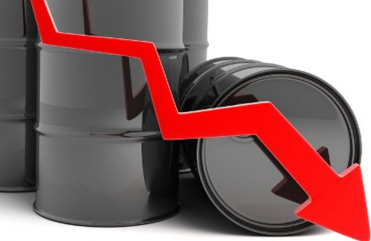 कच्चे तेल की कीमतों में गिरावट जारी, 7 सालों का टूटा रिकार्ड